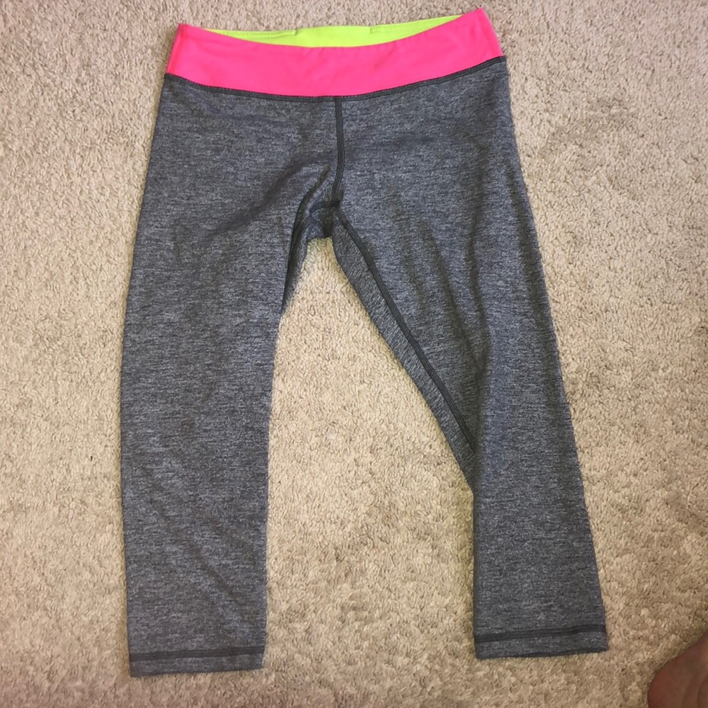 IVIVVA CROPPED LEGGINGS